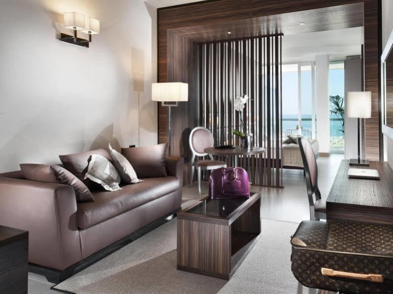 Waldorf Hotel 4*