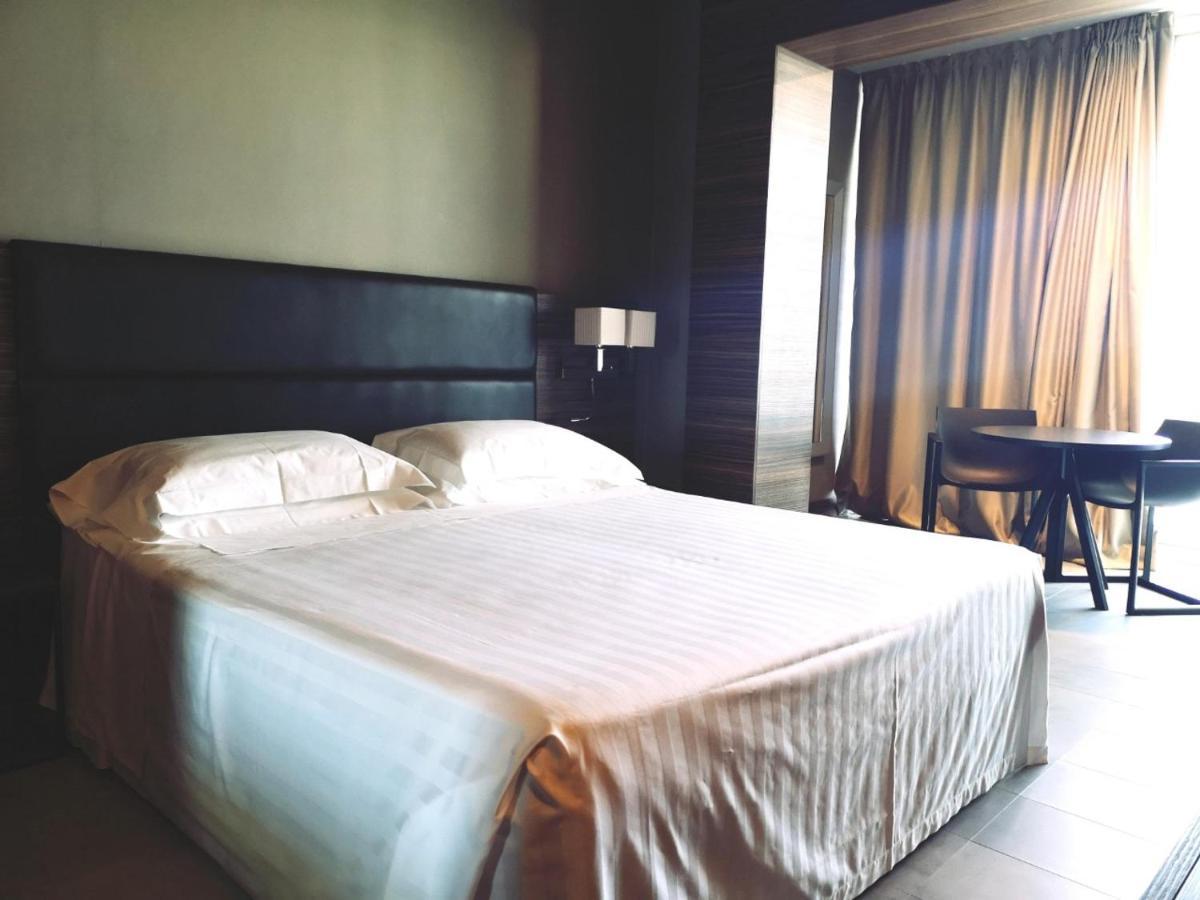 Waldorf Hotel